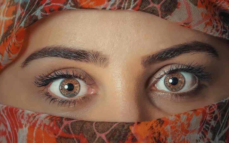 Como cuidar da pele da região dos olhos