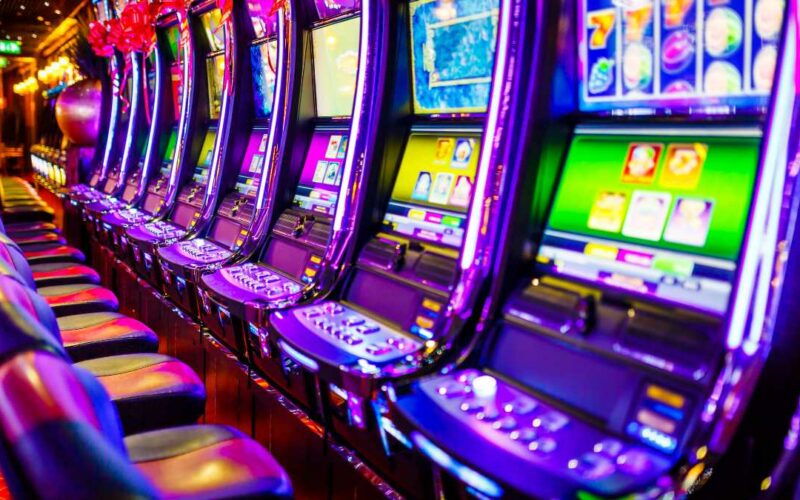 Caça-níqueis modernos e clássicos no casino online