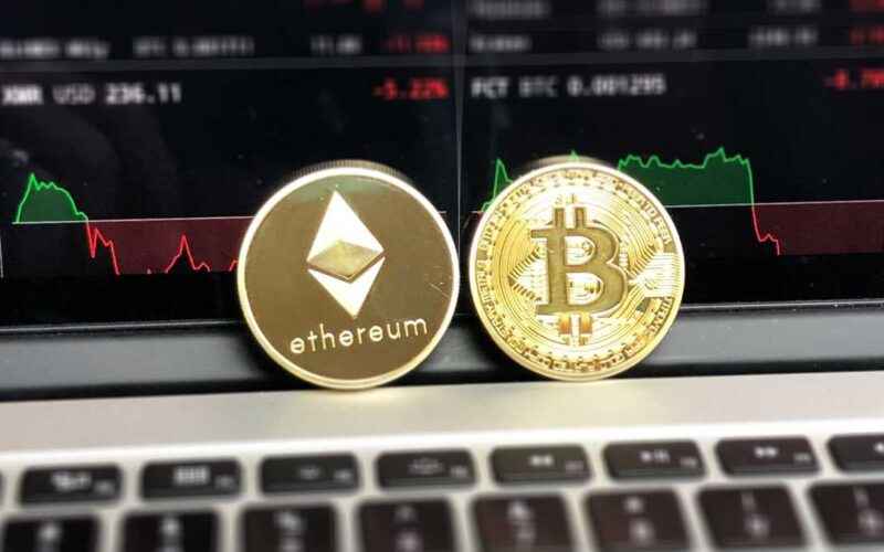 Como saber se compensa investir em Bitcoin agora