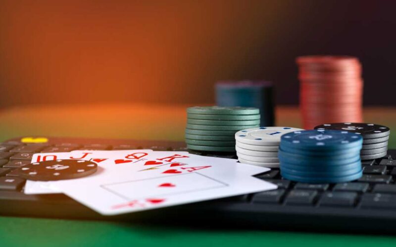 Poker online: uma jornada desde as regras básicas até as tendências futuras