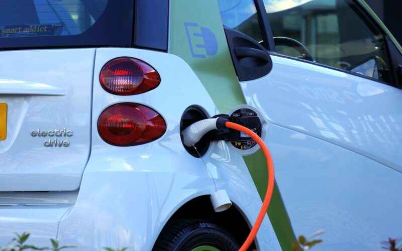 Quais são as desvantagens do carro elétrico? Um guia completo