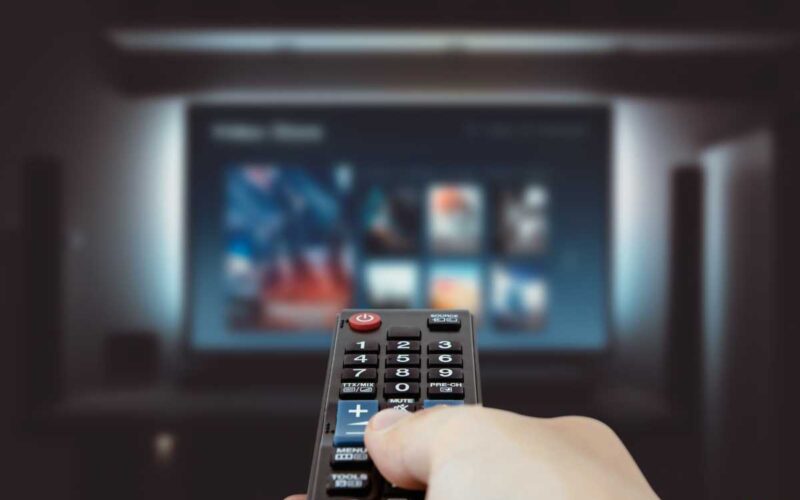 Pagar várias assinaturas de canais a cabo ou streaming é coisa do passado